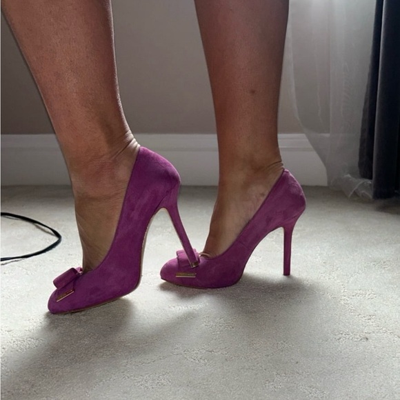 Michael Kors-purple suede 4in heels - Picture 2 of 8